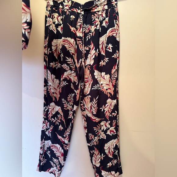 Joie Desmonda camp shirt and matching pant set size small - Picture 9 of 15